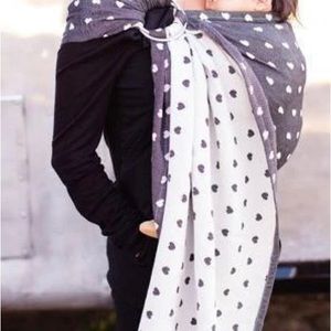 Tula Ring Sling Petite Love. Black and white with little hearts size S/M